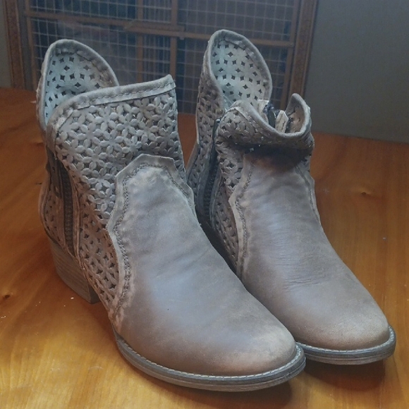 Circle G womens Brown Leather Ankle Boots Size 9 - Picture 1 of 10